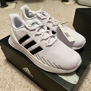 Adidas Questar Flow White